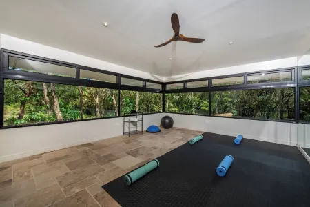 Super lux 5-bedroom, 7 bath house in beautiful Playa Grande with golf cart!