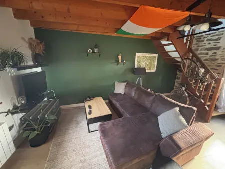 Charming apartment in Le Faouët Отели в г. Ле Фауэ