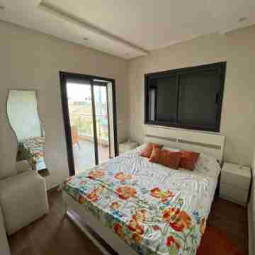 Modern apartment 2min walk from mehdia beach Rooms