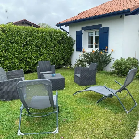 Single-storey house 2 kms from the beach, close to shopping centers