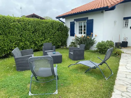 Single-storey house 2 kms from the beach, close to shopping centers Отели рядом с Аэропорт Англет-Байонна