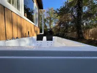 Forest view holiday house with private jacuzzi Hotels in Hoenderloo
