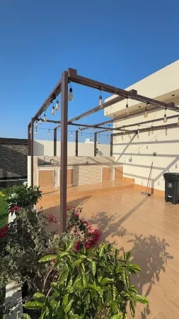 chalet peoni is located in sur /Qalhat which is beteen wadi shab and sur city