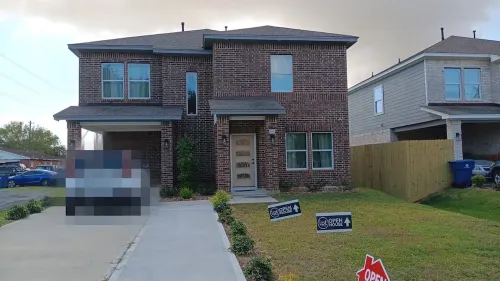 Spacious 4-bedroom house in charming Texas City with WiFi and AC