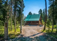 Sunny Spring Escape- No Snow, Just Mountain Views and Cozy Cabin Comfort!