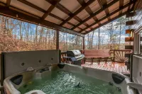Log Cabin, 3 Bedrooms, Sauna, Cold Plunge, Full Body Massage Chair, Sleeps 6