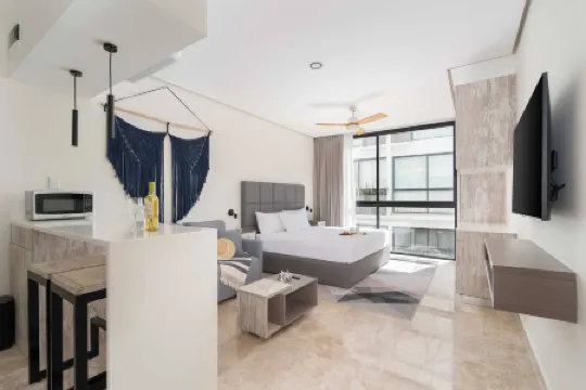 Practical and Cozy AZ Studio! Close to Everything!