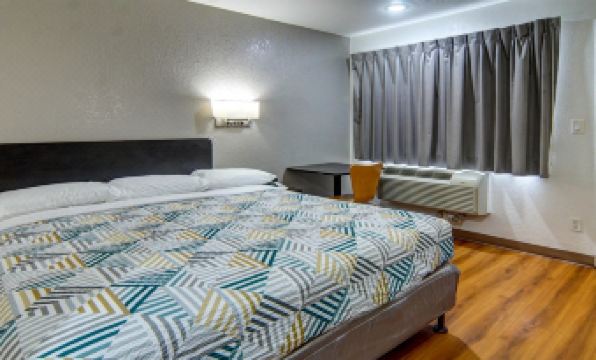 Motel 6 Longview, TX