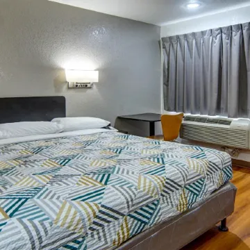 Motel 6 Longview, TX