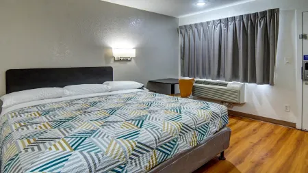 Motel 6 Longview, TX