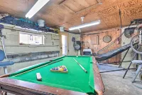 Walk to Arkansas Riverwalk Trail Cañon City Home - Pet-friendly