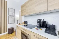 Cosy apartment with Jacuzzi 15min Champs Elysées Hotels in Clichy