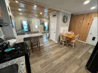 Walking distance to Salisbury Beach, parking for 5 cars, 3-bedroom house, WiFi