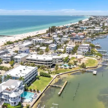 Mermaid Tale 2 Bedroom Condo by Redawning