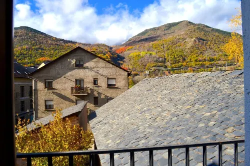 Apartment with views and central in Esterri Hotels in Esterri d'aneu