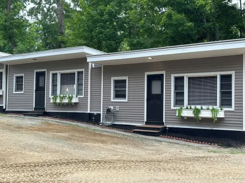 2 Bdrm Cozy Cottage #1 -Water Access and Dock on Lake Winnipesaukee - Meredith