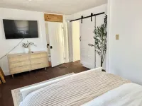 Charming Apartment Near Downtown