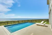 Luxury Beachfront Living! Epic Ocean Springs Home - 4-Sterne