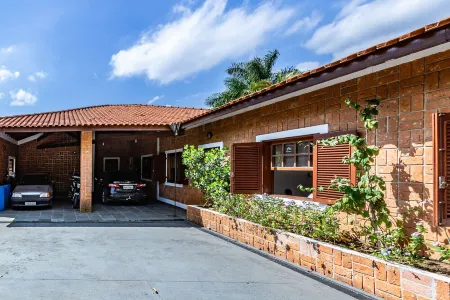 6 Bedroom Private vacation home in Boituva Отели в г. Бойтува