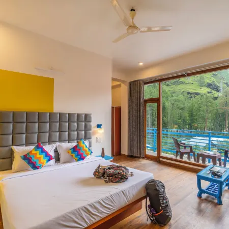 Gostops Kasol Plus, Manikaran Road - Private Rooms & Dorms