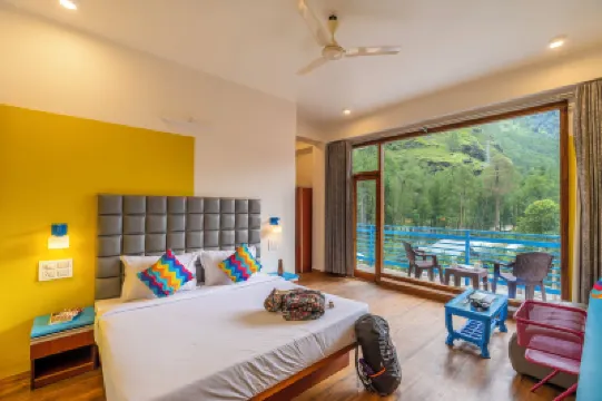 Gostops Plus Kasol Manikaran Road, Bar and Hostel فنادق في 