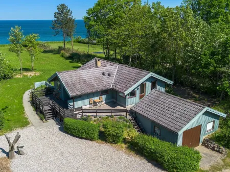 "Eyer" - 20m from the Sea