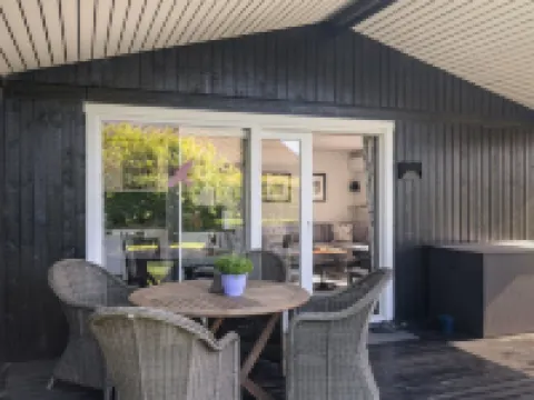 "Bjart" - 150m from the sea Hotels in Hesselager