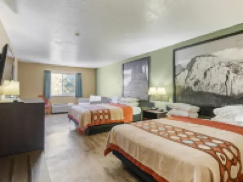 Super 8 by Wyndham St. George UT セントジョージのホテル
