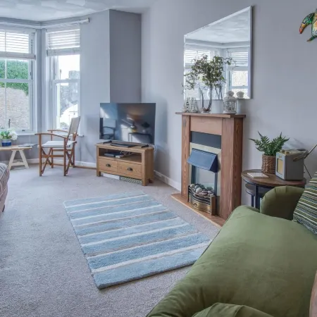 Beachcomber Seaside Apartment - 2 Bedroom - Tenby