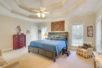 Starkville Vacation Rental ~ 2 Mi to MSU! - parking