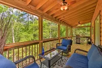 Custom Mtn Cabin by Hiking/Motorcycle Routes! - 주차장
