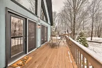 Walk to Arrowhead Lake: Cabin w/ Private Hot Tub! - Wifi