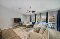 *Pool* 8.5 miles to Honeymoon Island. 4 bdr