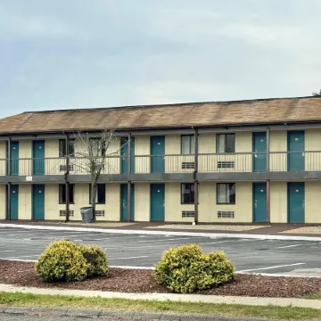 Red Carpet Inn Norwalk