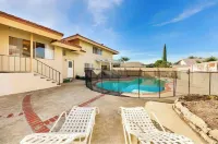 Great for Family's Disneyland Close  5 Bedrooms, 3 Baths, Sleeps 12 Pool Home