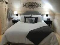 Peaceful Stay at Birds of a Feather Farm & Spa