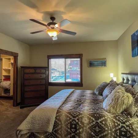 Lakeview Getaway-Walk To Downtown Bigfork, Rated #1 Lake town in USA
