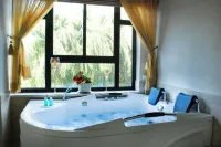 Beit Shalom Historical Boutique Hotel - Hot Tub