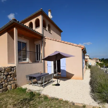 Villa in Joyeuse with Private Pool & History Отели в г. Жуайёз