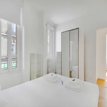 Cozy Apartment 2Bdr/5P - in the Heart of Suresnes Отели рядом с достопримечательностью «Philips»