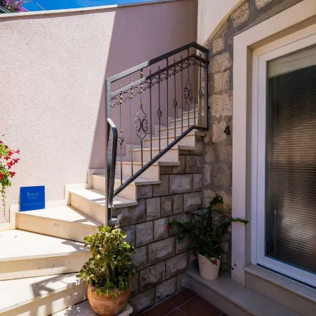 Apartment Villa Palma- Two Bedroom Apartment with Terrace and Sea View ( Apartman 4)
