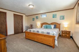 Experience Hudson Charm in Our Spacious 3-Bedroom Retreat