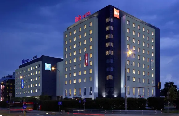 宜必思華沙列杜塔酒店