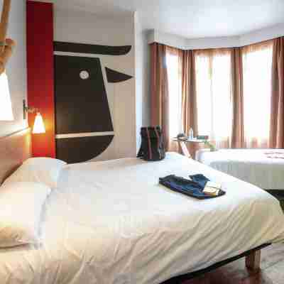 ibis Styles Moulins Centre Rooms