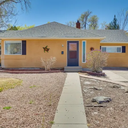 Pueblo House by Riverwalk, 2 Miles to Fairgrounds!