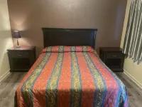 Colton Motel - parking
