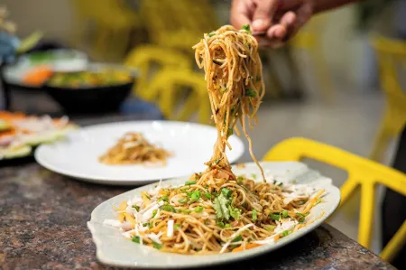 Hotel Pravasa Stay, Shirdi Отели рядом с достопримечательностью «Shree Saibaba Sansthan Trust, Shirdi»