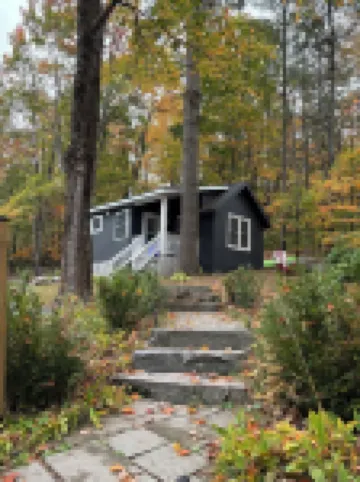 Riverside Blue… Your cozy guesthouse for all things Muskoka!