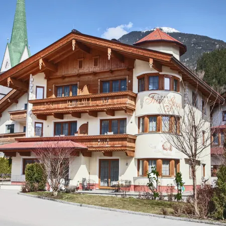 Attractive Holiday Home in Kaltenbach on the Ski Slope