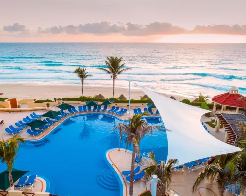 GR Solaris Cancun All Inclusive Hotels near Playa Delfines